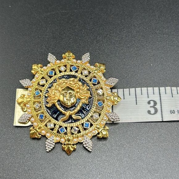 RARE VTG SPLENDORS OF VERSAILLES Pendant Brooch Pin Goddess Museum Reproduction - Picture 4 of 5